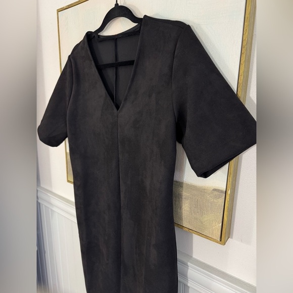 SPANX Black Faux Micro Suede Midi Column Dress Short Sleeve Size Medium - Picture 3 of 5